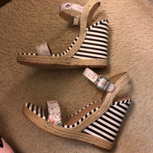 Nicole Miller striped floral espadrille 10 - Picture 5 of 5
